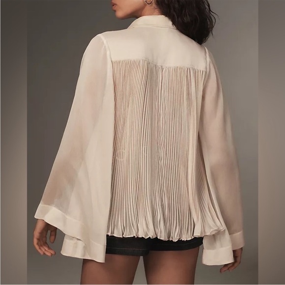 Anthropologie Cream Blouse - Picture 2 of 7